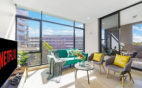 Sunshine 2 Bed Home In Olympic Park